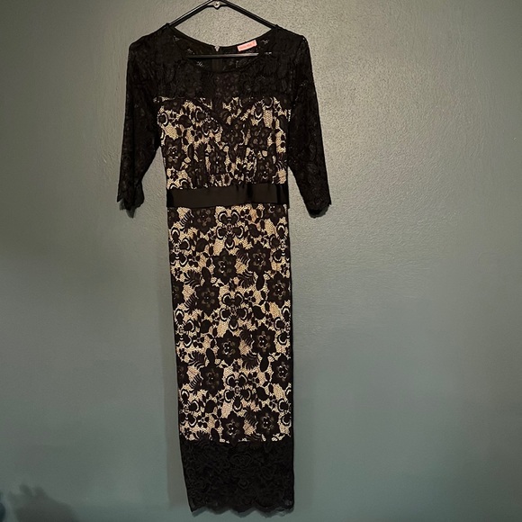 Maternity Dress - Picture 1 of 9